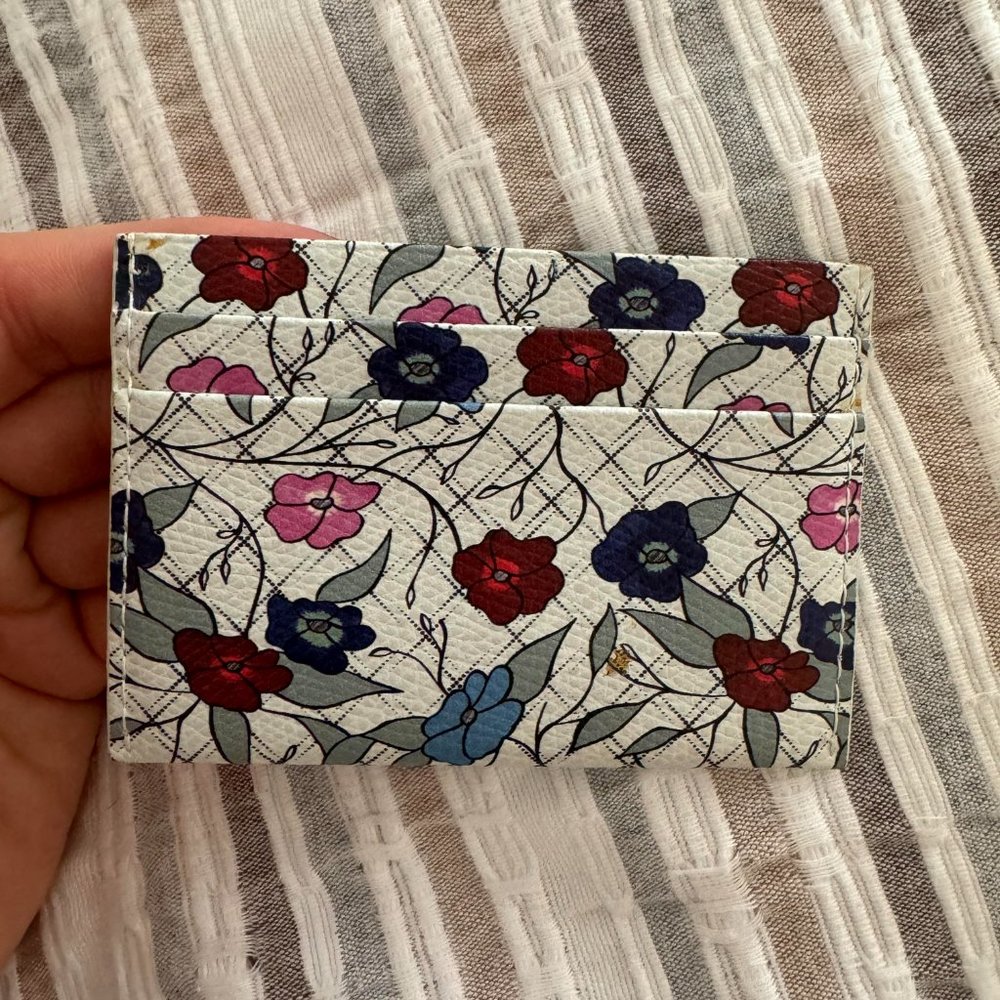 [NWOT] Furla White Floral Leather Card Holder - Picture 3 of 4
